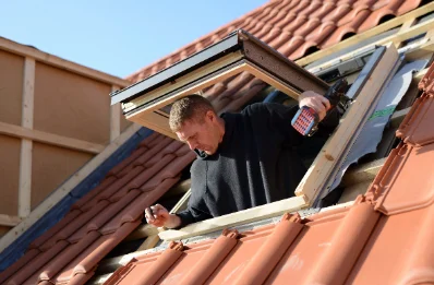 Pose de fenêtres de toit Velux à Coudes